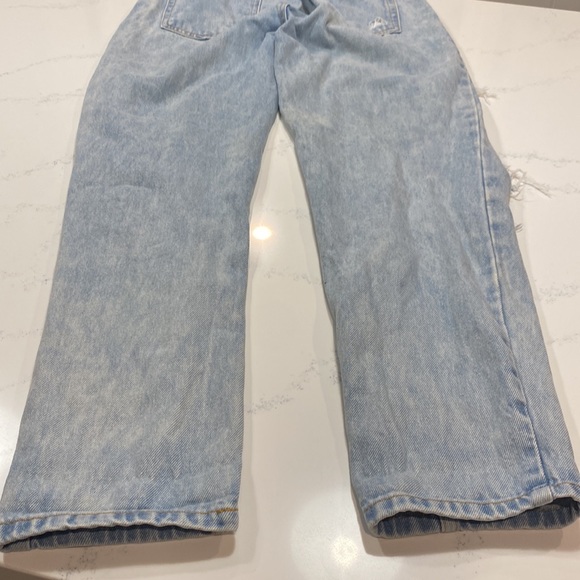 ❗2/$20❗High Rise Mom Jeans Distressed Bluenote size small - Picture 5 of 8